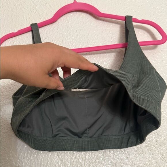 Vuori lux rib daily Green Sports Bra size Large - Picture 4 of 4